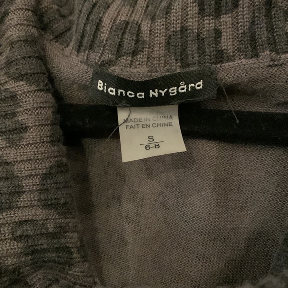 EUC ladies size S sweater cape - Picture 2 of 6